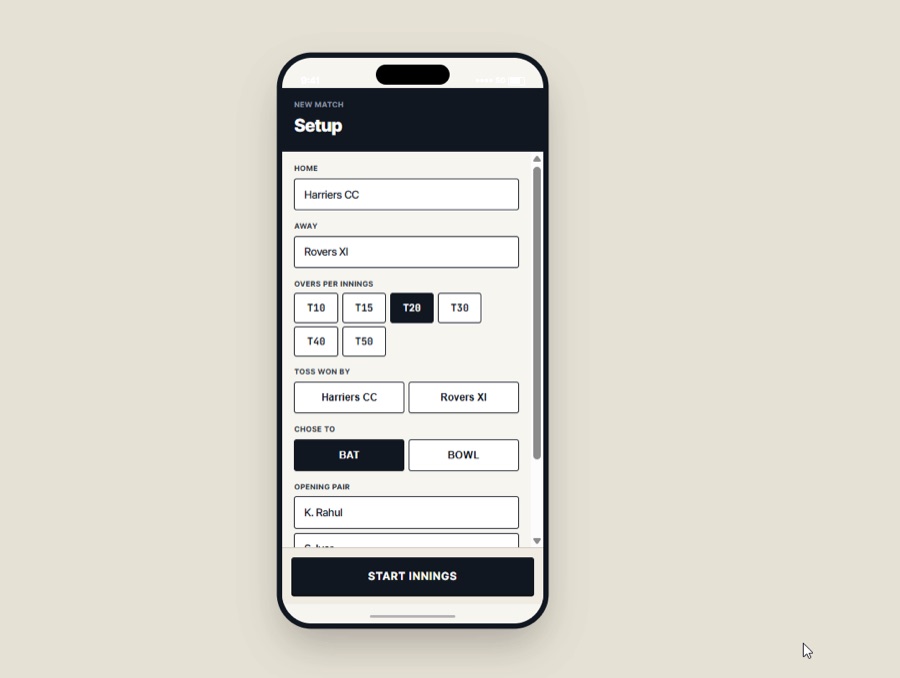 实际生成：板球计分 App（Tracket）移动端界面——深色 Header + 比分显示 + 操作按钮，针对户外阳光场景做了高对比度设计